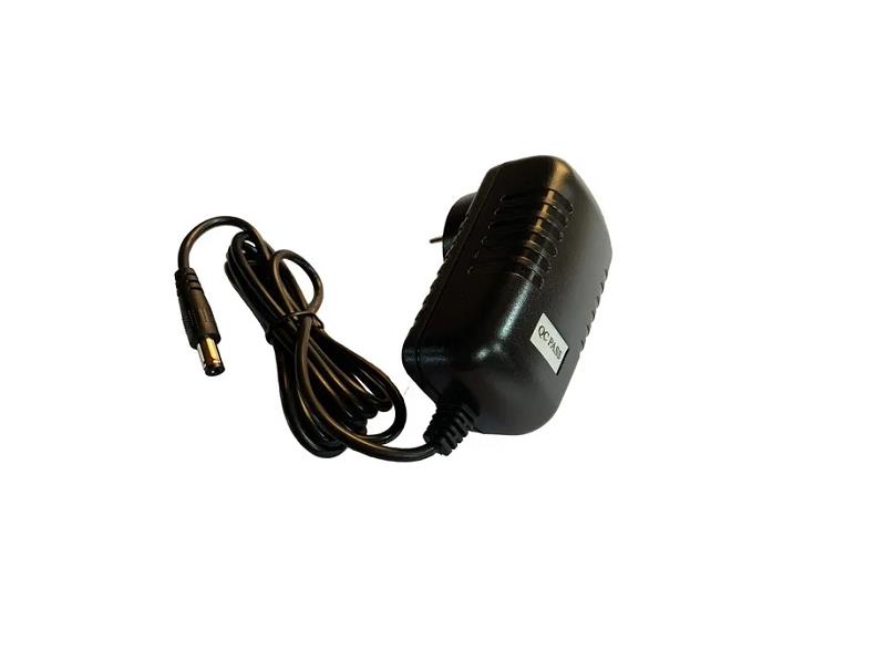 fuente 5V 2,5a pin ancho